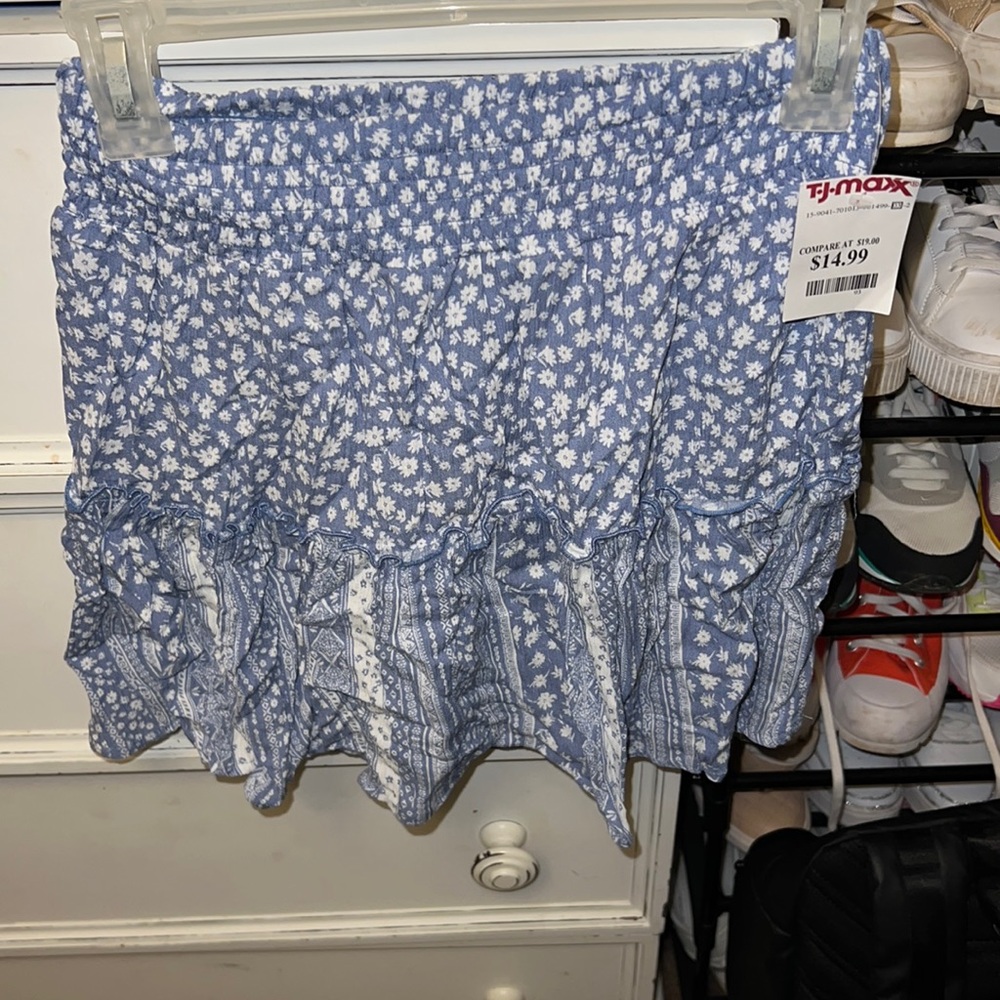 TAGS STILL ON Pink Rose Flowy Skirt